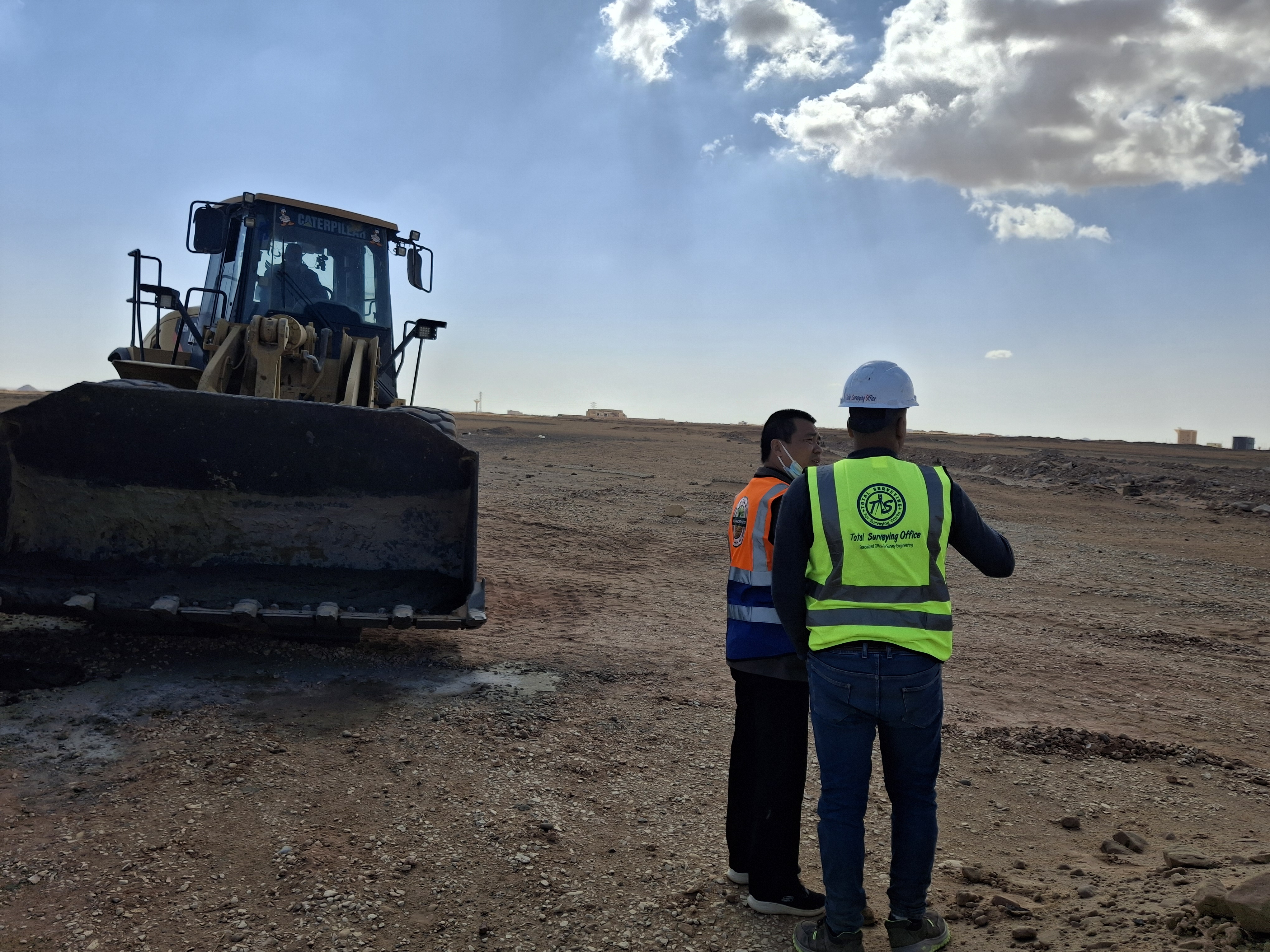 أعمال الرفع المساحي لمشروع إنتاج حامض الفوسفوريك بأبو طرطور